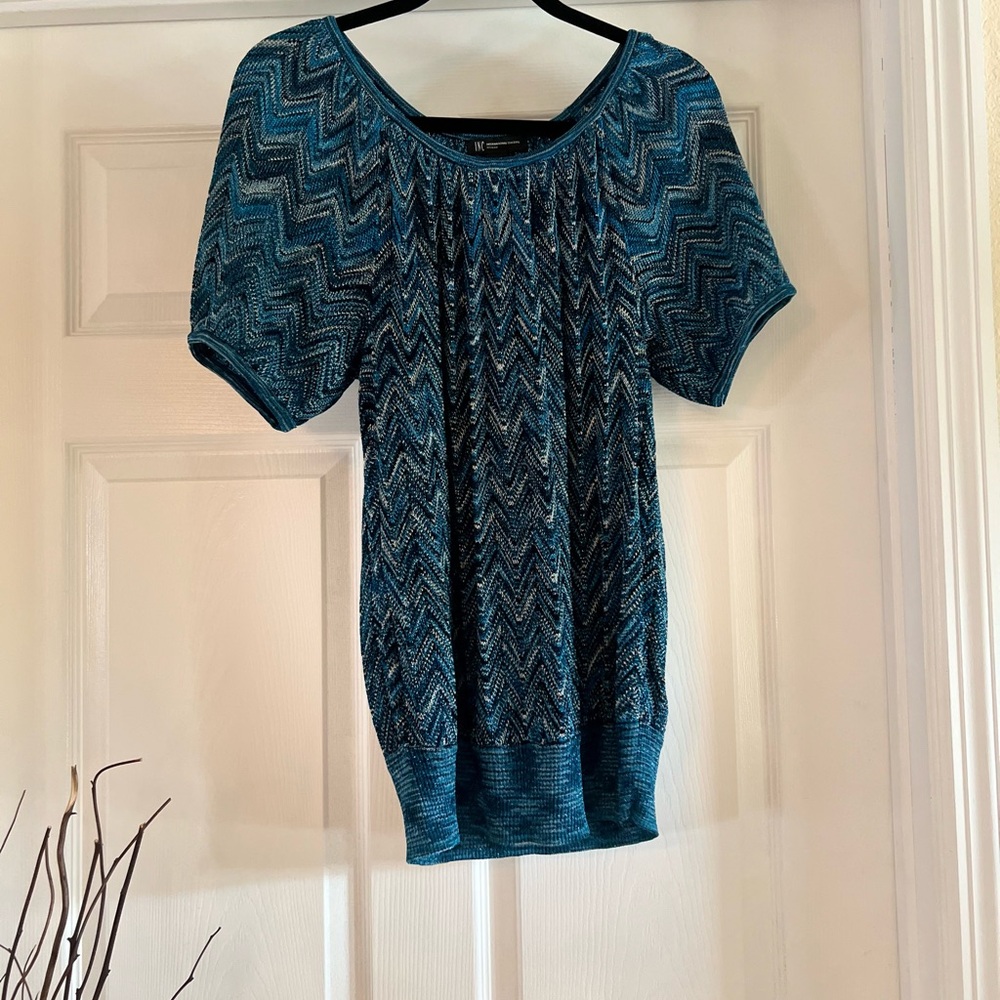 INC Black and Blue Shimmering Knit Top! Gorgeous for any occasion!!❤️